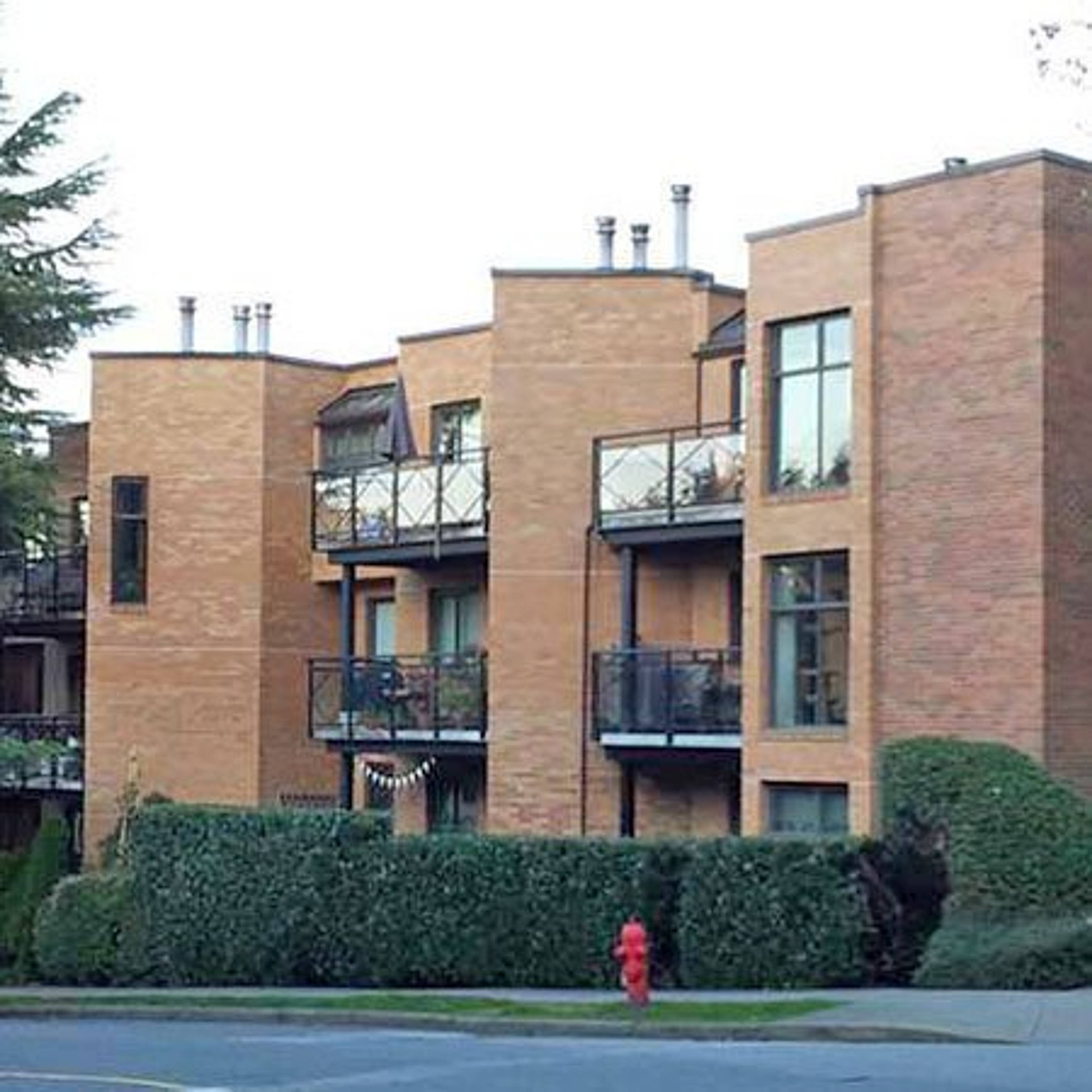 777 West 7th Apartment Building