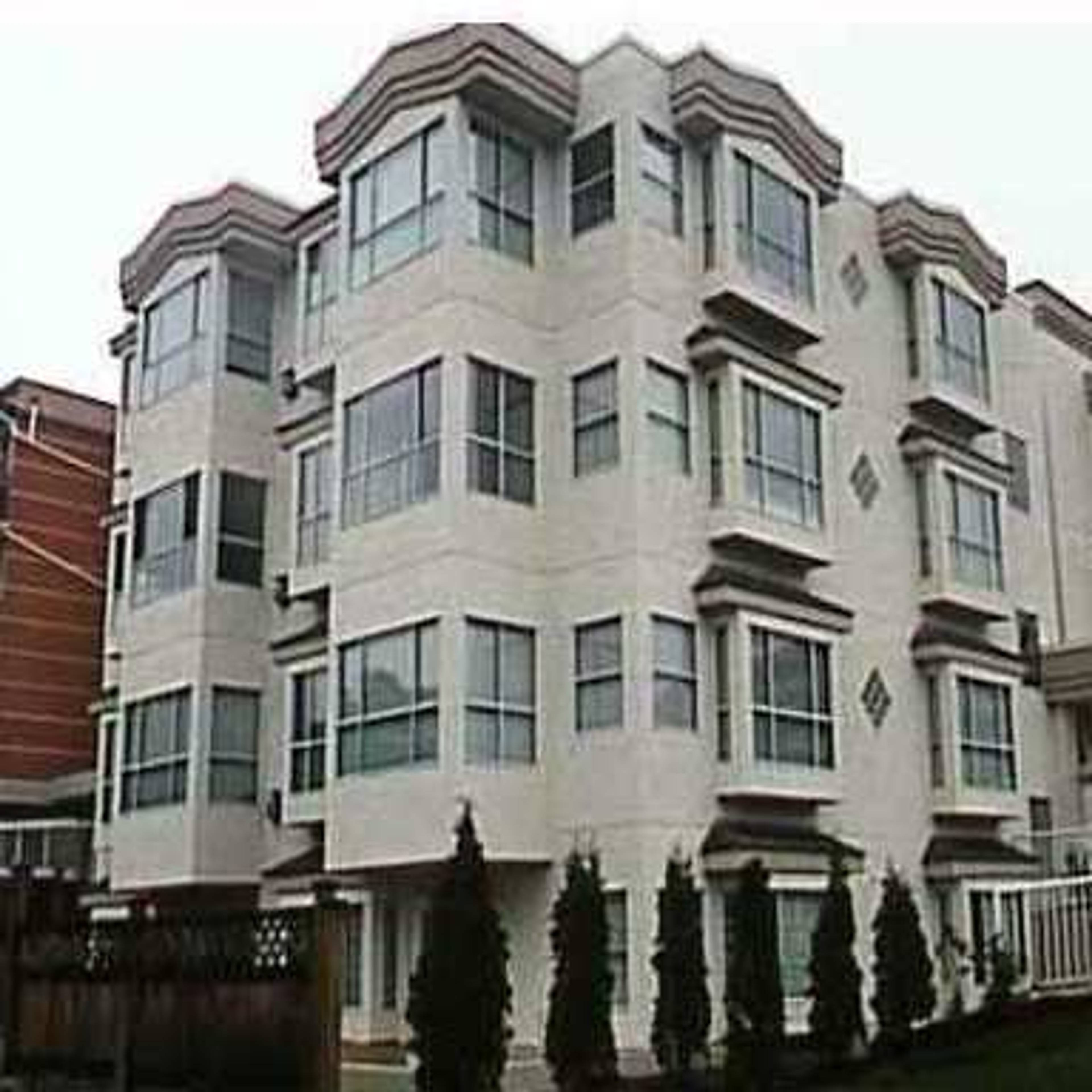 120 South Garden Drive Apartment Building