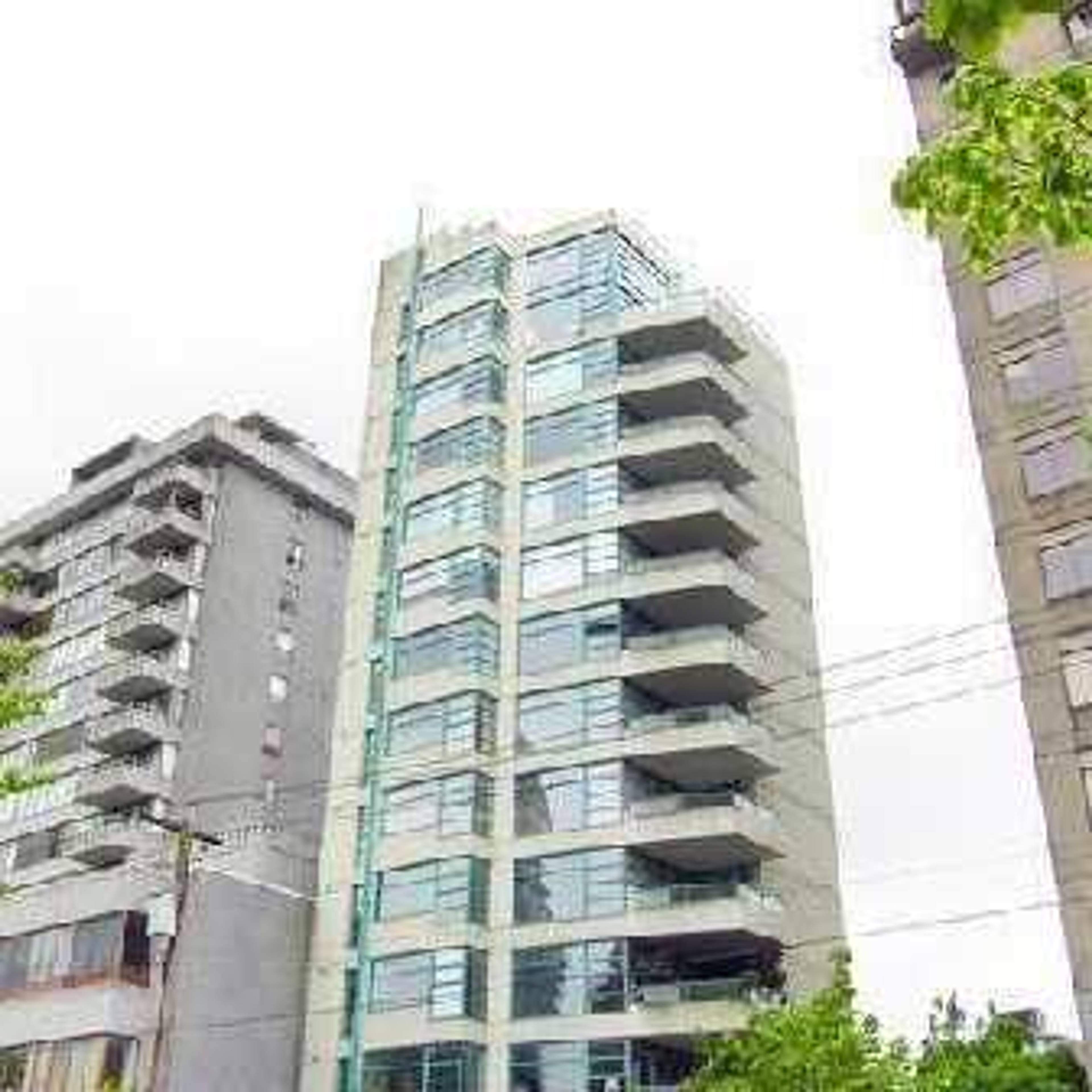 1668 Alberni Apartment Building