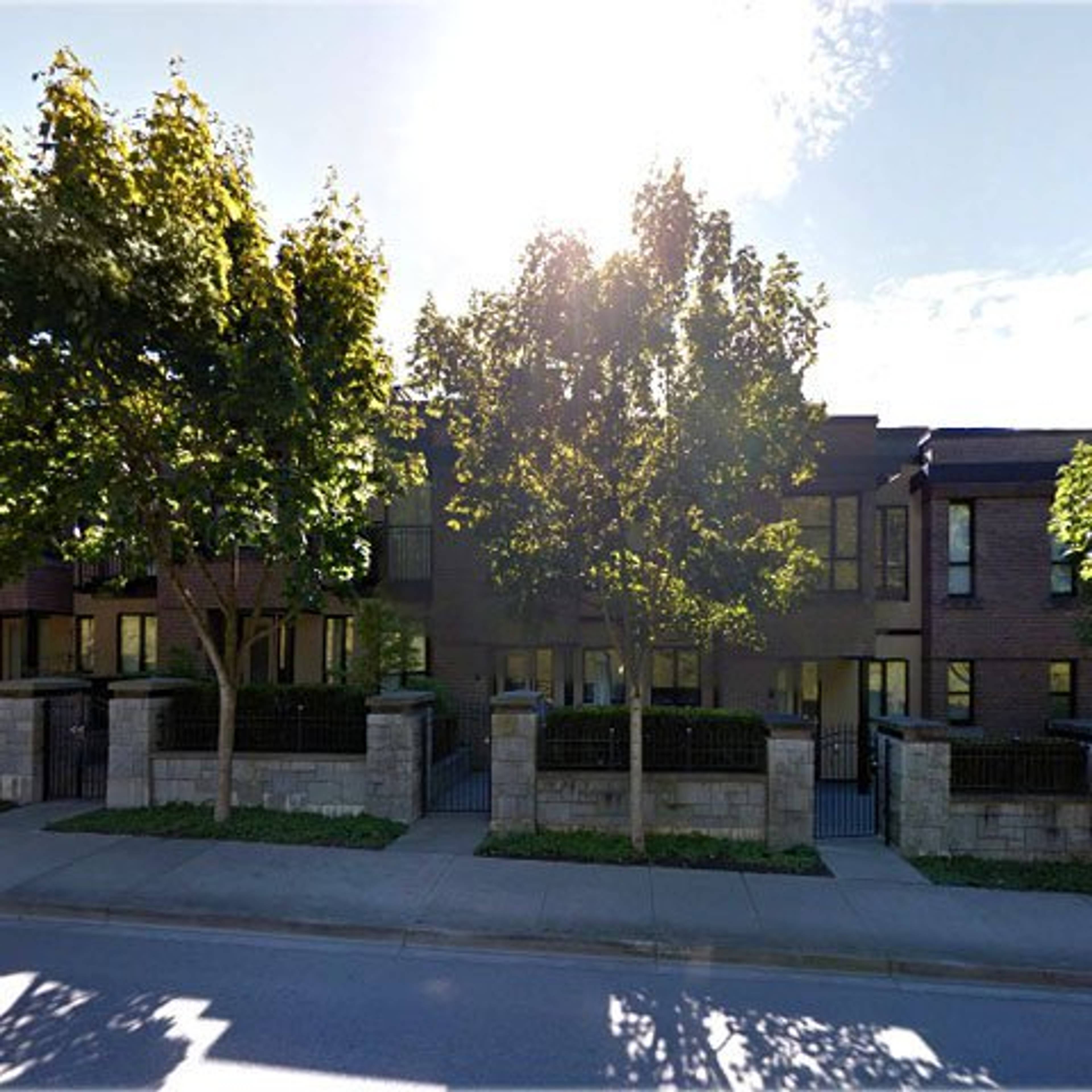 Esse Apartment Building